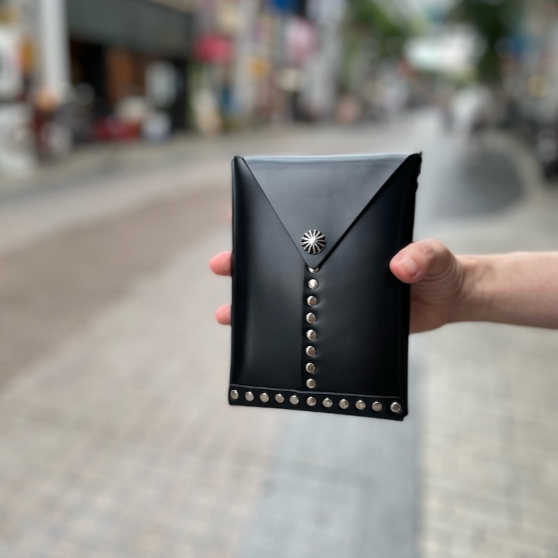 TOGA PULLA : Leather shoulder pouch/wallet « pain