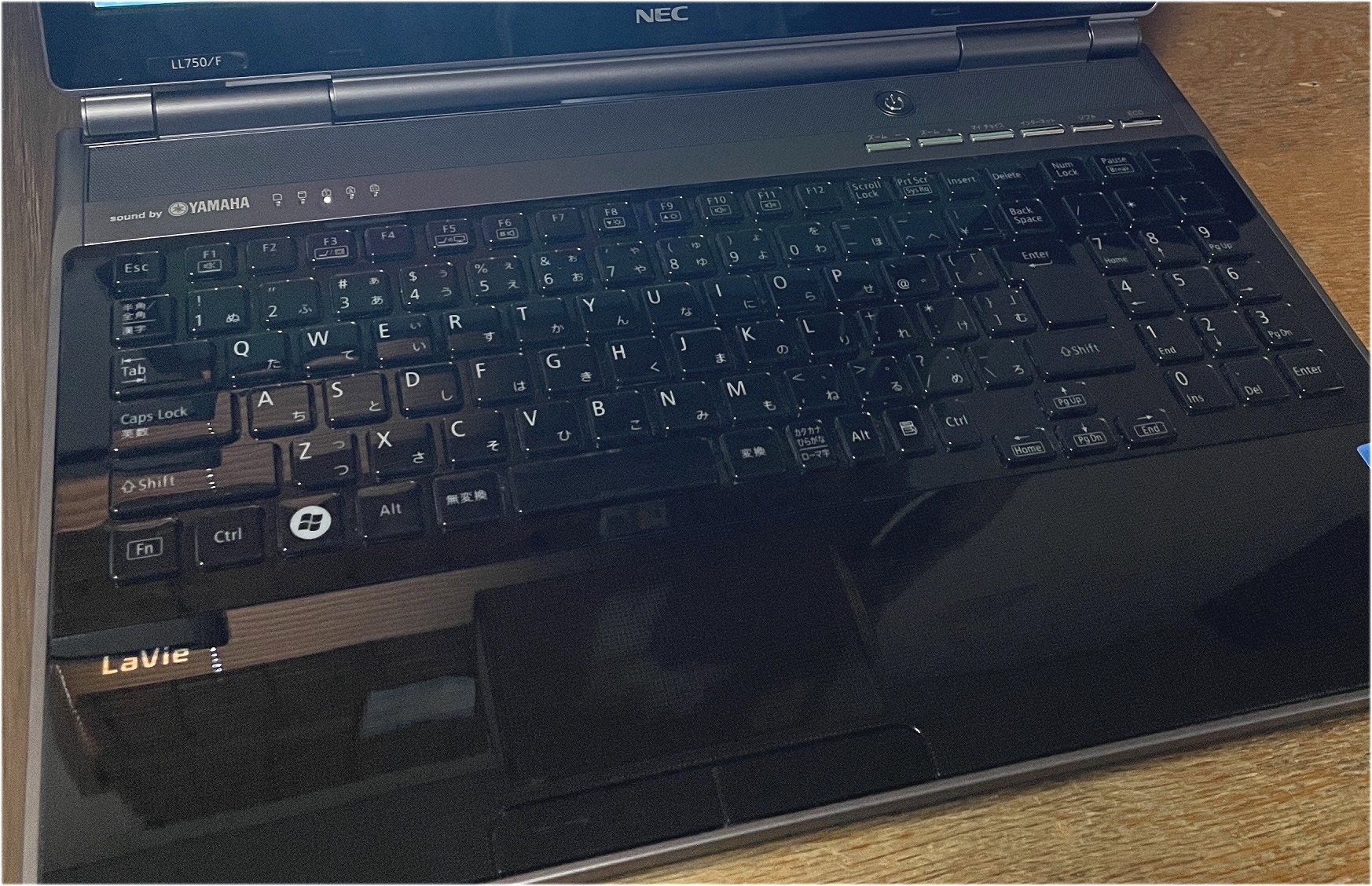 パソコンの入れ替えで引き取ったWindows 7機の NEC LaVie LL750/Fが