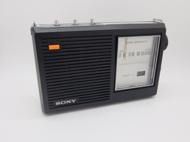 レトロ・希少SONY TR-817 AM トランジスタラジオ 専用ケース付き