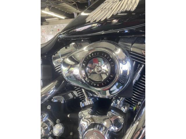 2011年 FXDL1584 ｴｱｸﾘｰﾅｰ交換（ダンガリー（ハーレー中古車）の作業