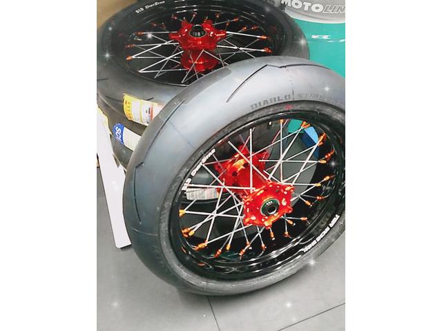 KTM 250EXC TPI 6DAYS モタード仕様｜バイクの整備・メンテナンス