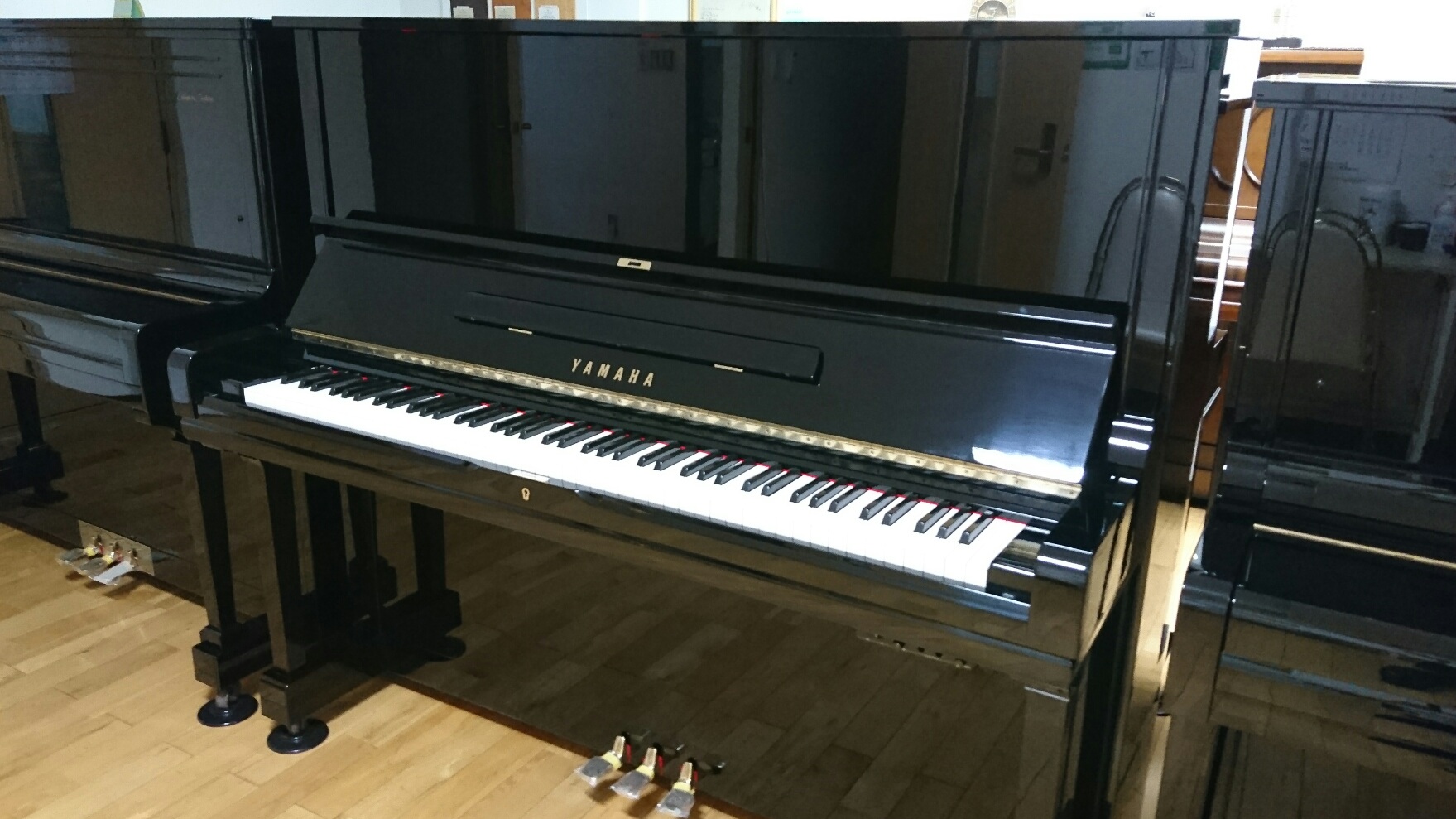 YAMAHA U3H