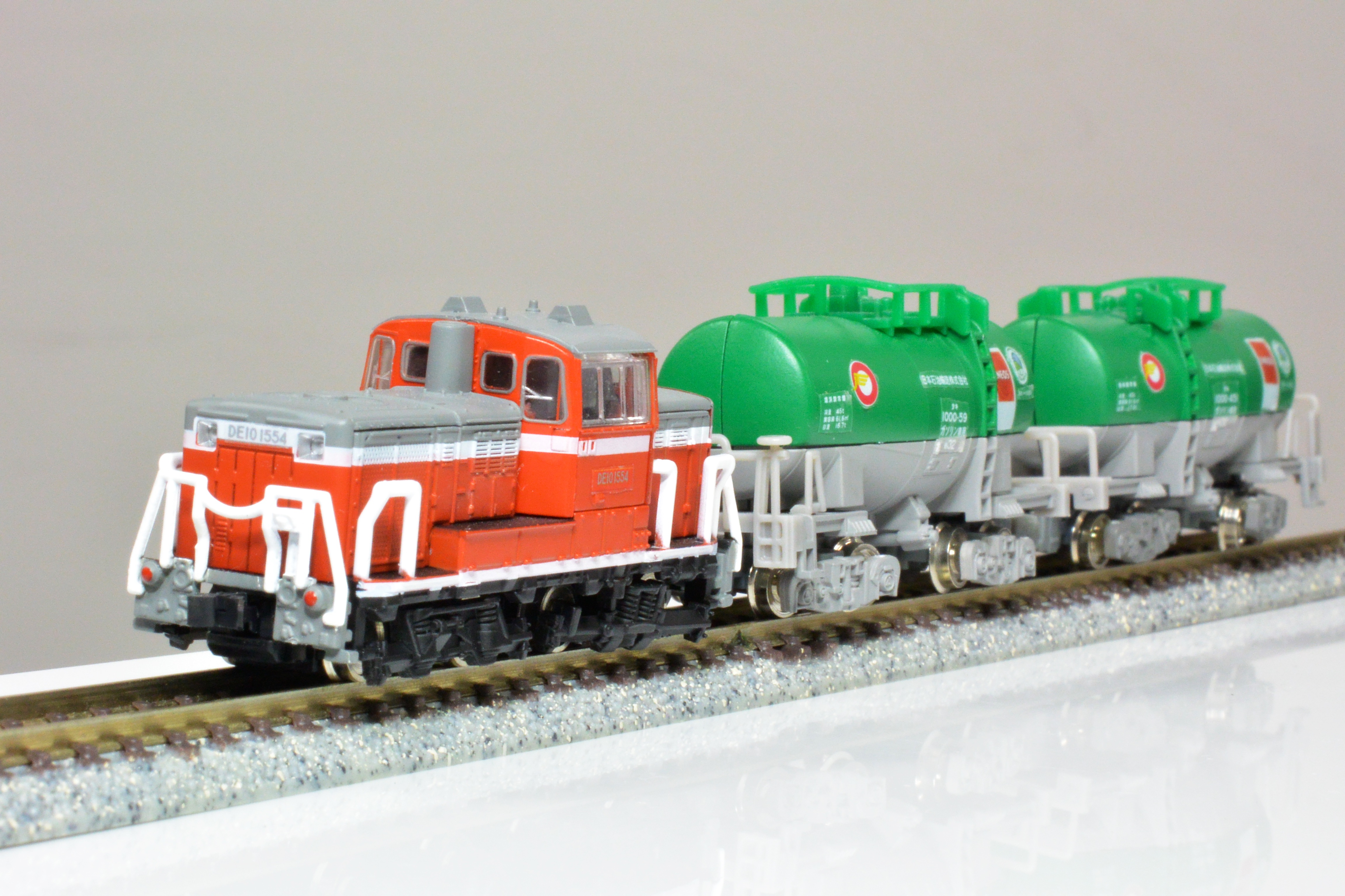 Bトレイン】貨物列車を始めようDE10＋タキ1000形 – 鉄道模型部