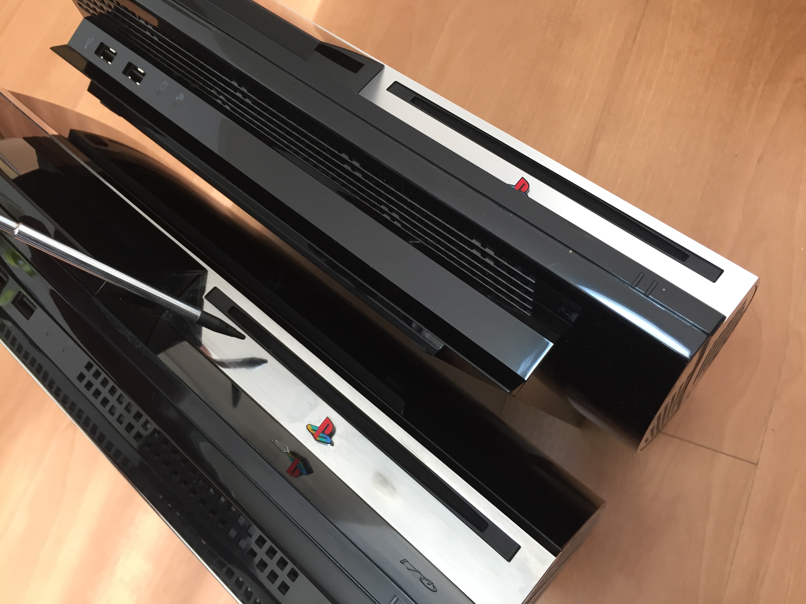 プレステ3（PS3）本体の初期型はPS2ソフトも遊べる型番がある。見分け