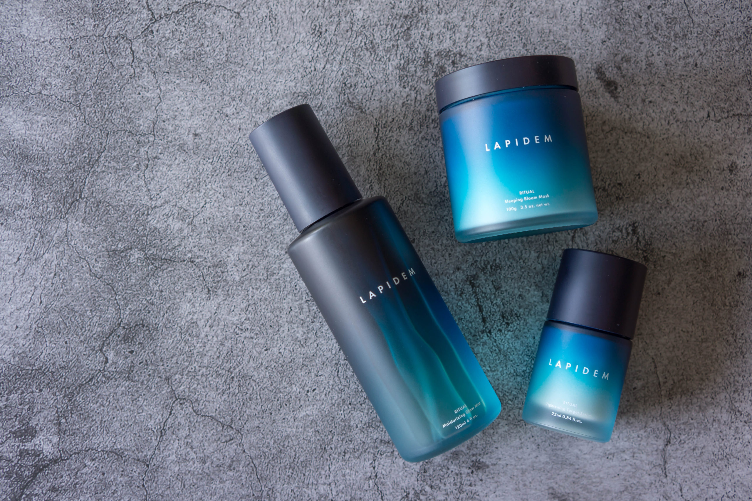Lapidemスキンケアの新コレクション「RITUAL」シリーズのボトル