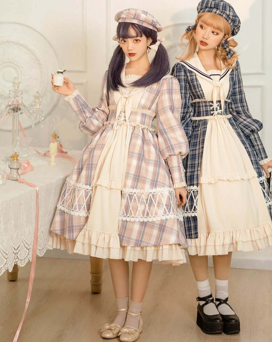 パリの女学生 チェックのセーラーカラーワンピースとベレー帽