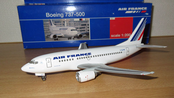 1/200 ホーガン・ウイングス AF B737-500