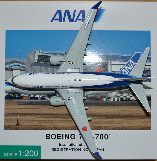 1/200 全日空商事 ANA B737-700 JA17AN