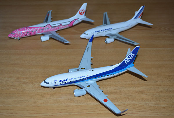 1/200 全日空商事 ANA B737-700 JA17AN