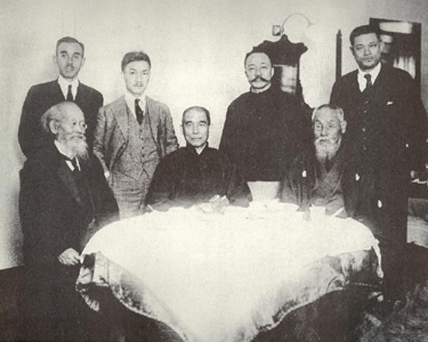 頭山満翁 写真伝 頭山満 > 頭山満写真集