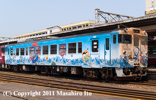 忍者ハットリくん”の キハ40 2137 | トレインブックス：店長のツブヤキ