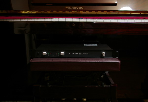 Ω CROWN D-45 パワーアンプ Ω