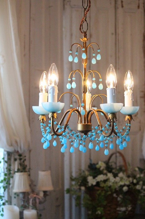 フランスアンティーク 水色オパーリンガラスドロップとマカロニビーズ