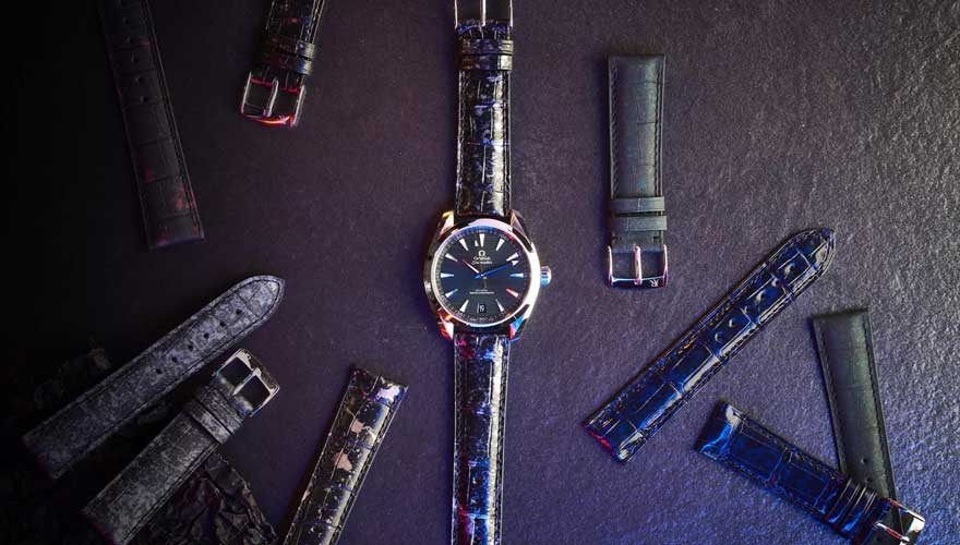 アーティスティックなグラフィック模様で仕上げられた時計ベルト