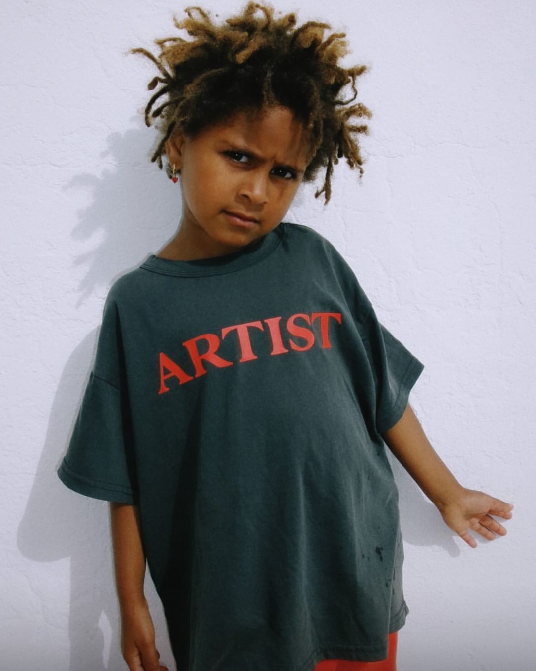 artist tee | charcoal + racer red print – ZIGGY ZAZA