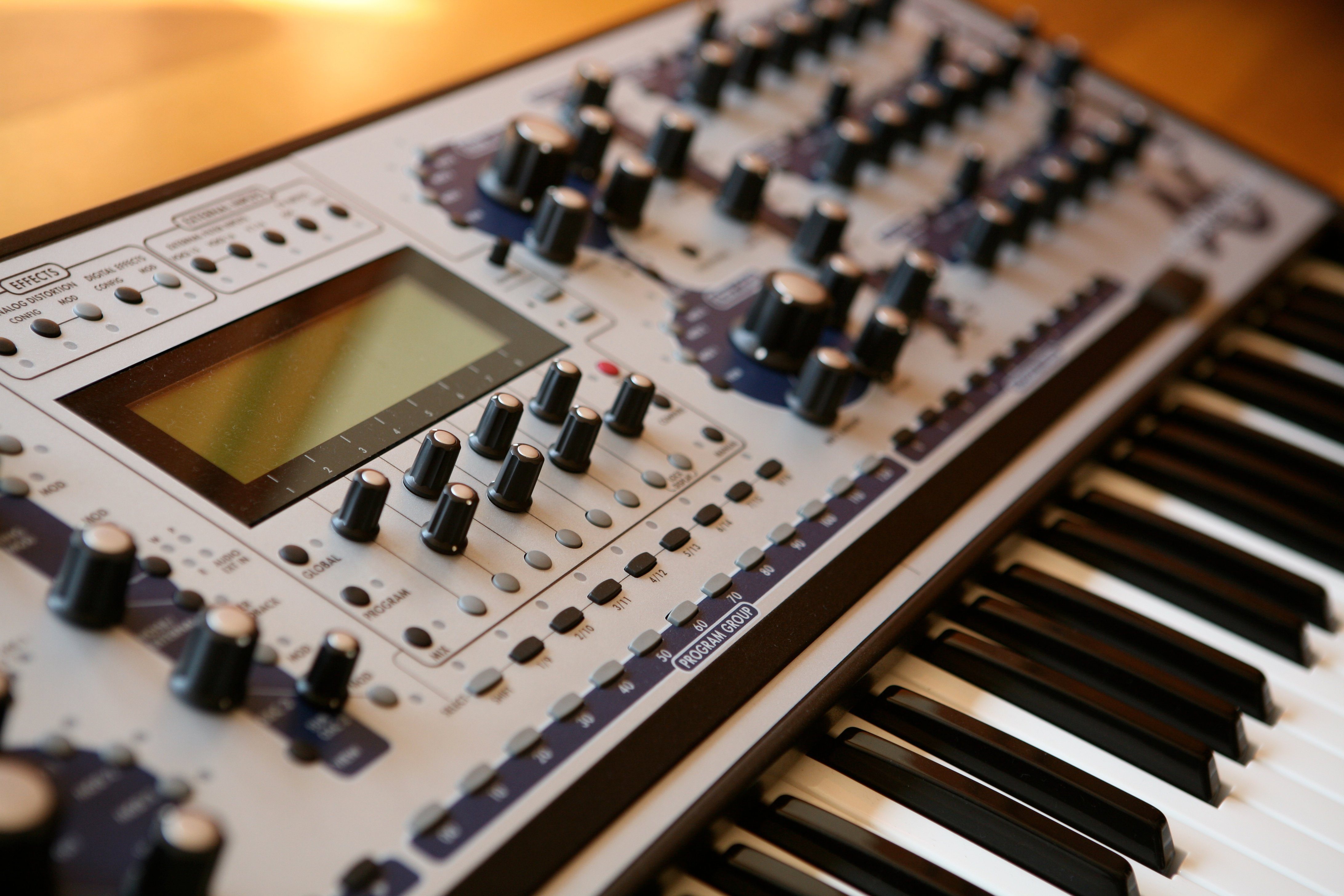 Vintage Analog: Alesis Andromeda A6 Synthesizer (2001) - AMAZONA.de