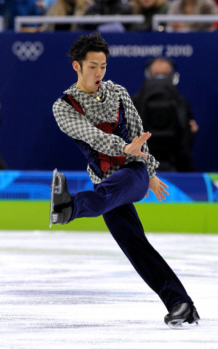 asahi.com（朝日新聞社）：流麗にステップ王子 銅の高橋、恩返しの