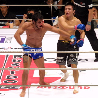 レポ＆写真) [PRIDE武士道] 9.25 有コロ：ライト決勝は五味×マッハ