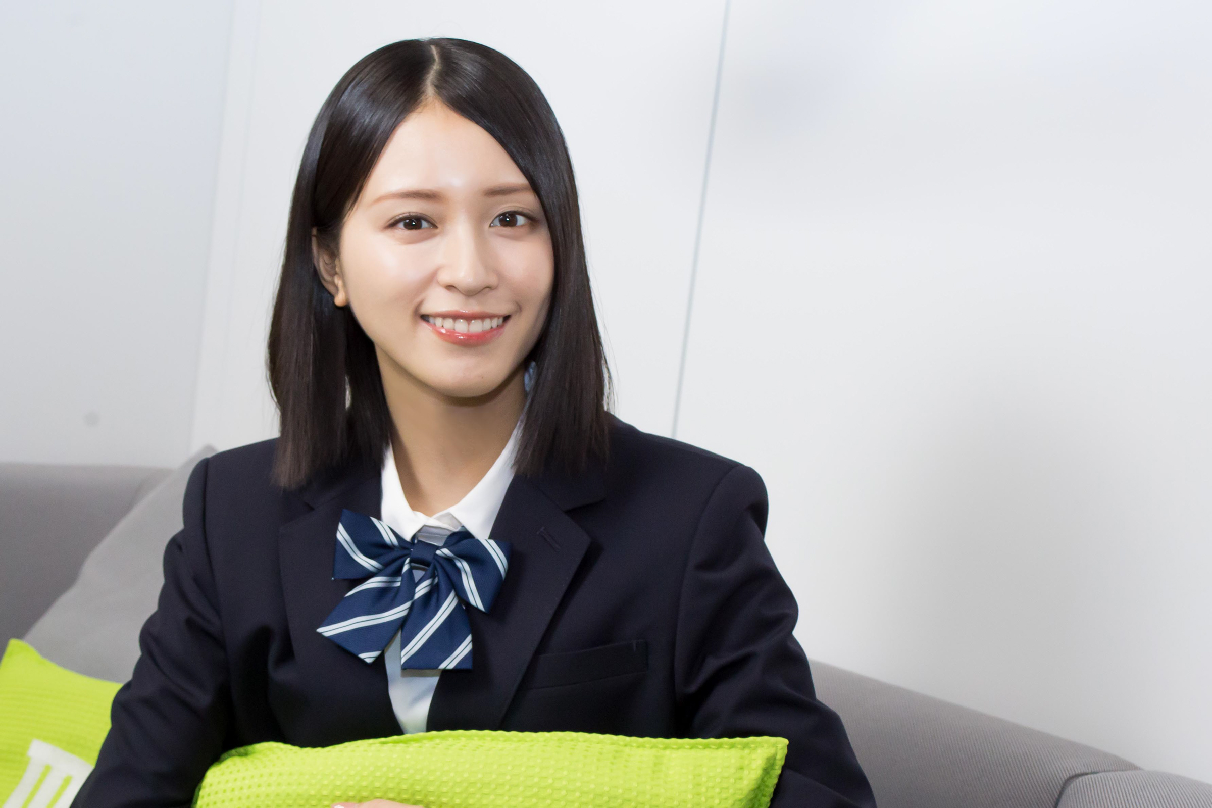 プレゼント］『生き残った6人によると』佐々木舞香（＝LOVE） サイン