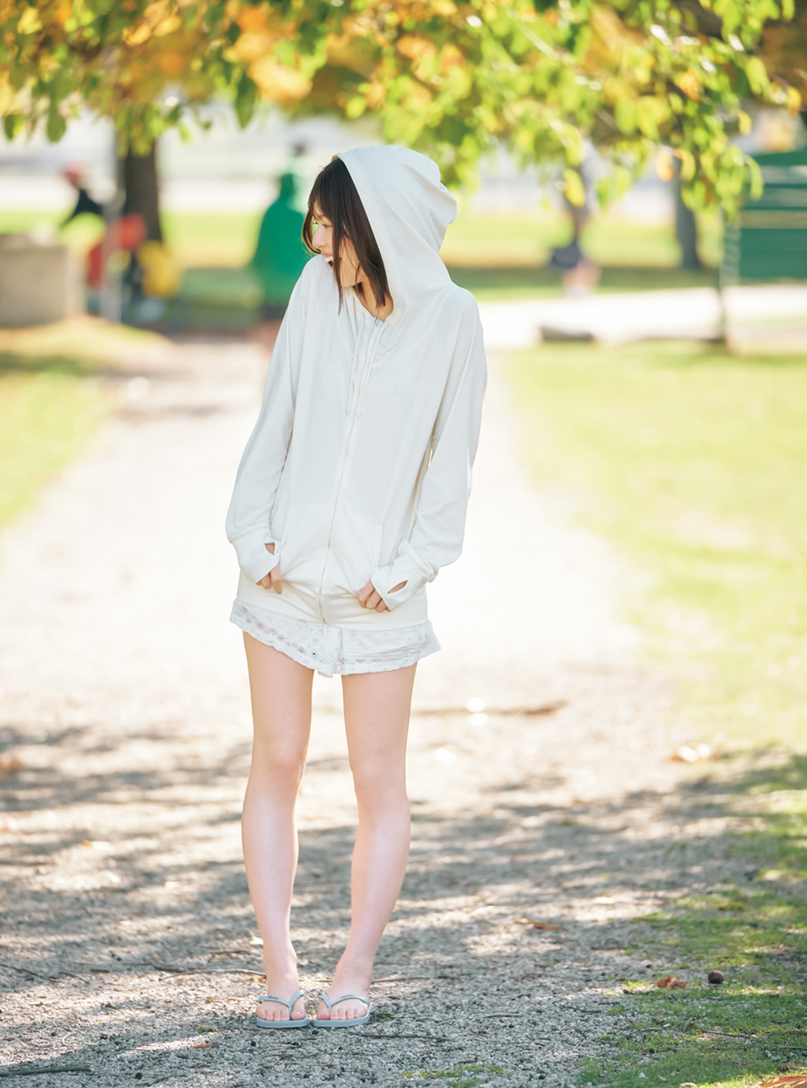 日向坂46 松田好花、「マガジン」登場！1st写真集『振り向いて』貴重な