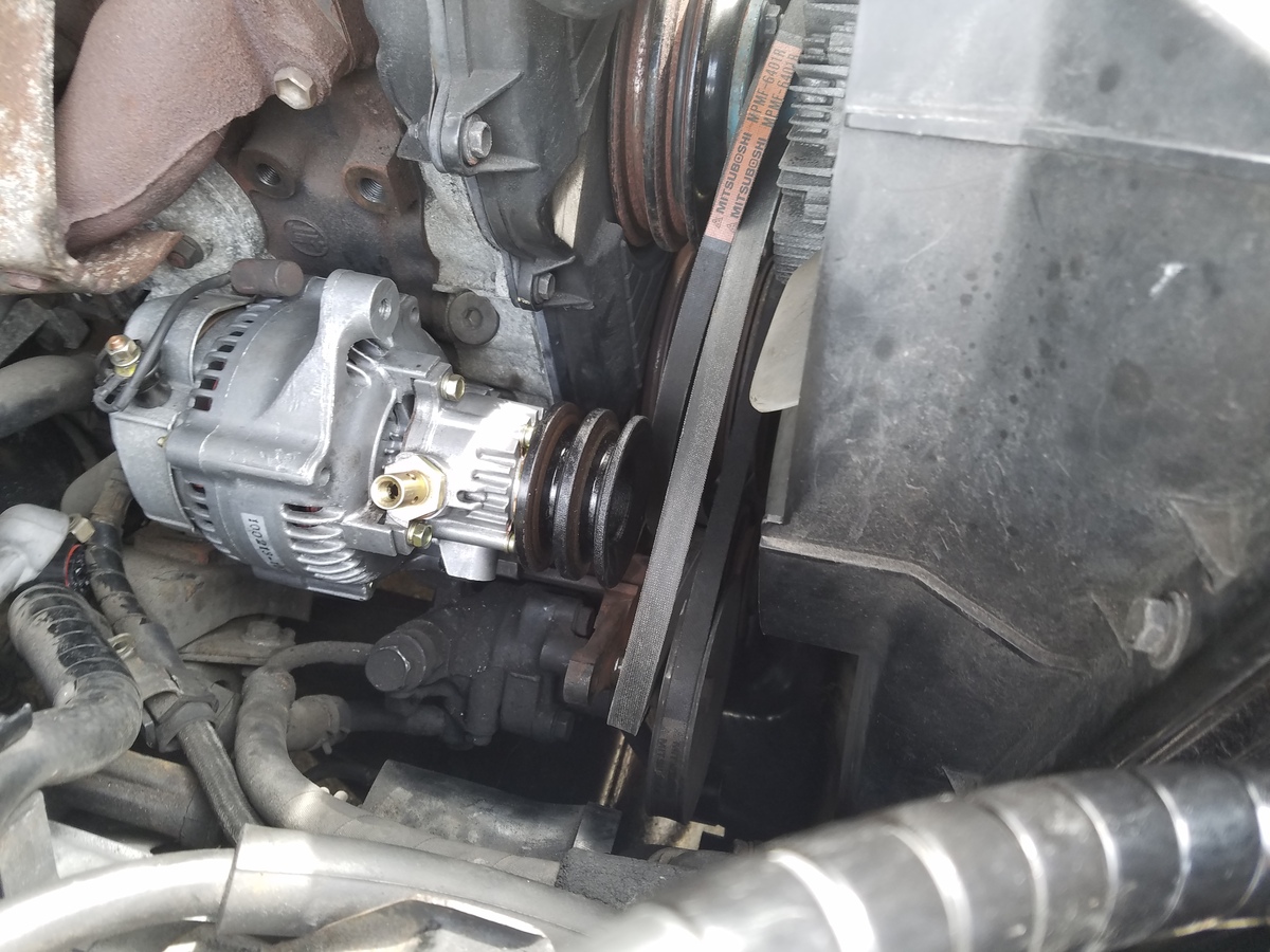 LJ78プラド オルタネーター交換！！ついでにエアコン工プレッサーも