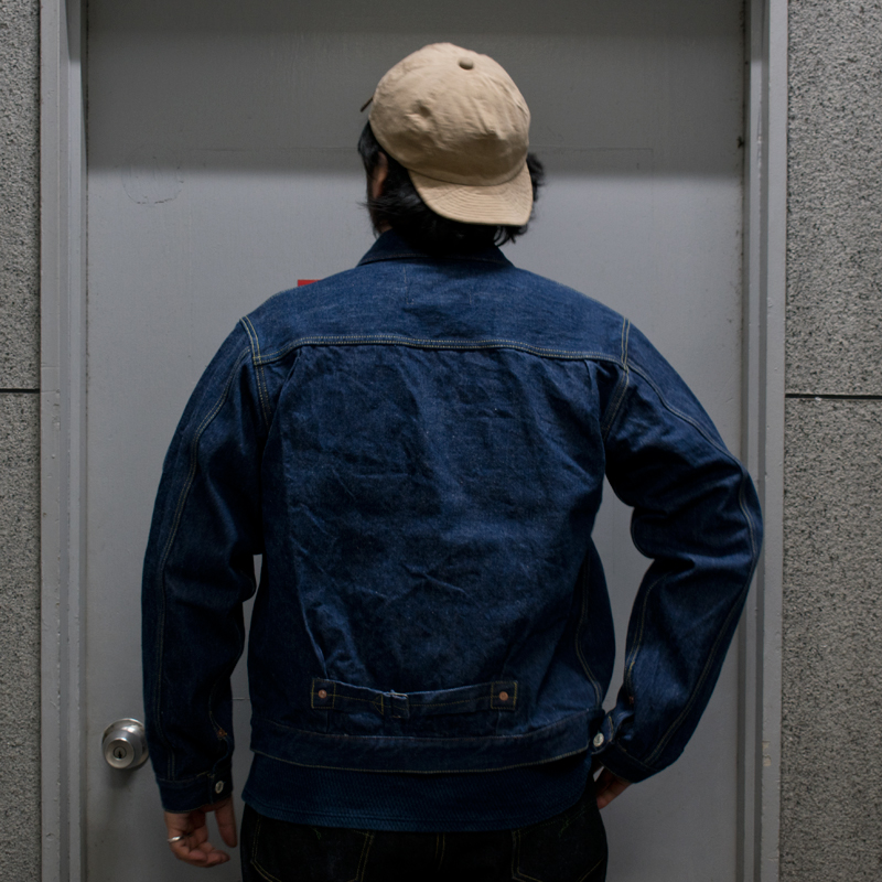 先に上の方が… | デニム・ジーンズの製造・販売 - ステュディオ・ダ