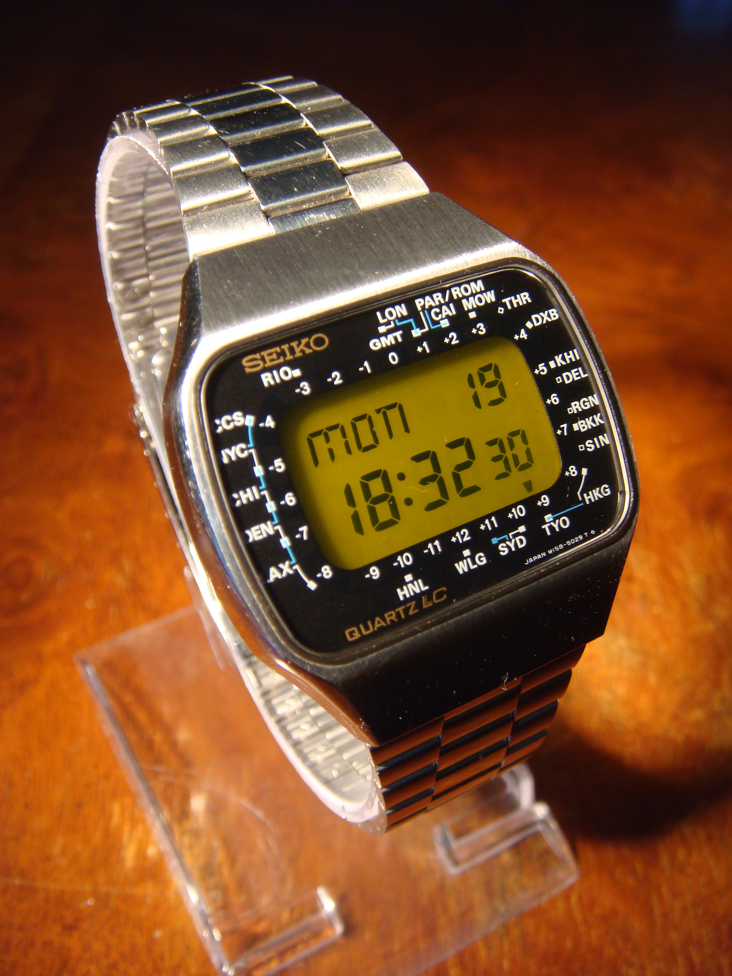SEIKO - M158 5009 - m-series - Vintage Digital Watch - Digital