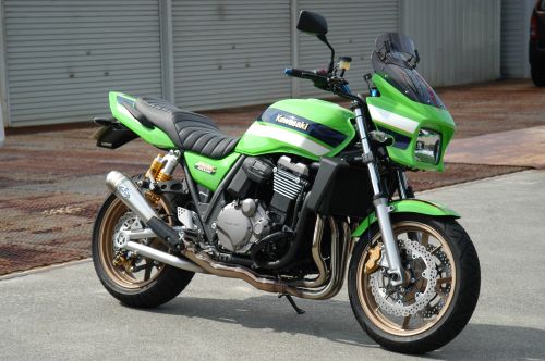 555km走行！中古車ZRX1200DAEG限定ライムグリーン！｜お知らせ