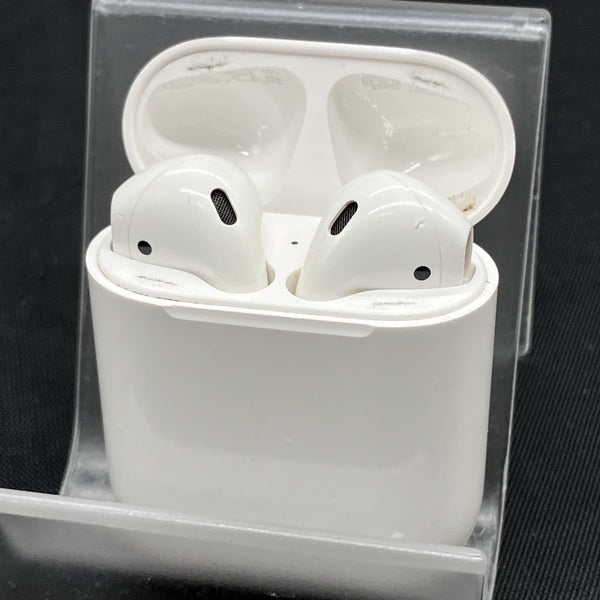 Apple 【中古】AirPods with Charging Case MV7N2J/A【日本橋】 – e