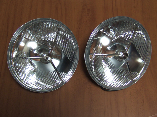 ローバーミニ ルーカスP700 スリーポイントヘッドライト（レプリカ