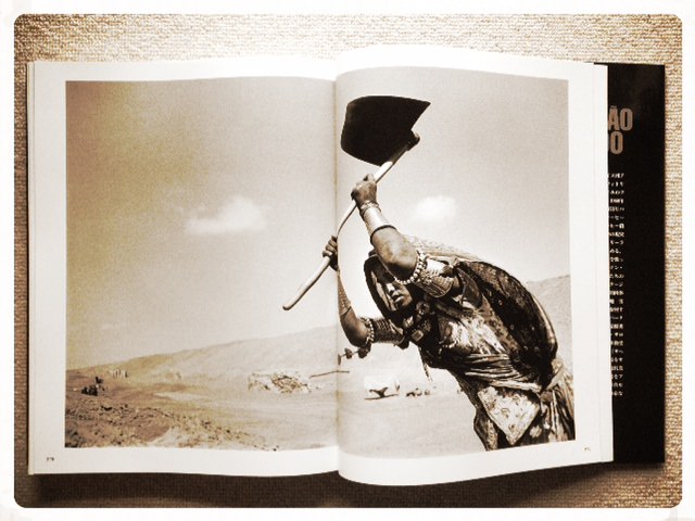 セバスチャン サルガドの写真集”人間の大地 労働/workers”｜セレクト