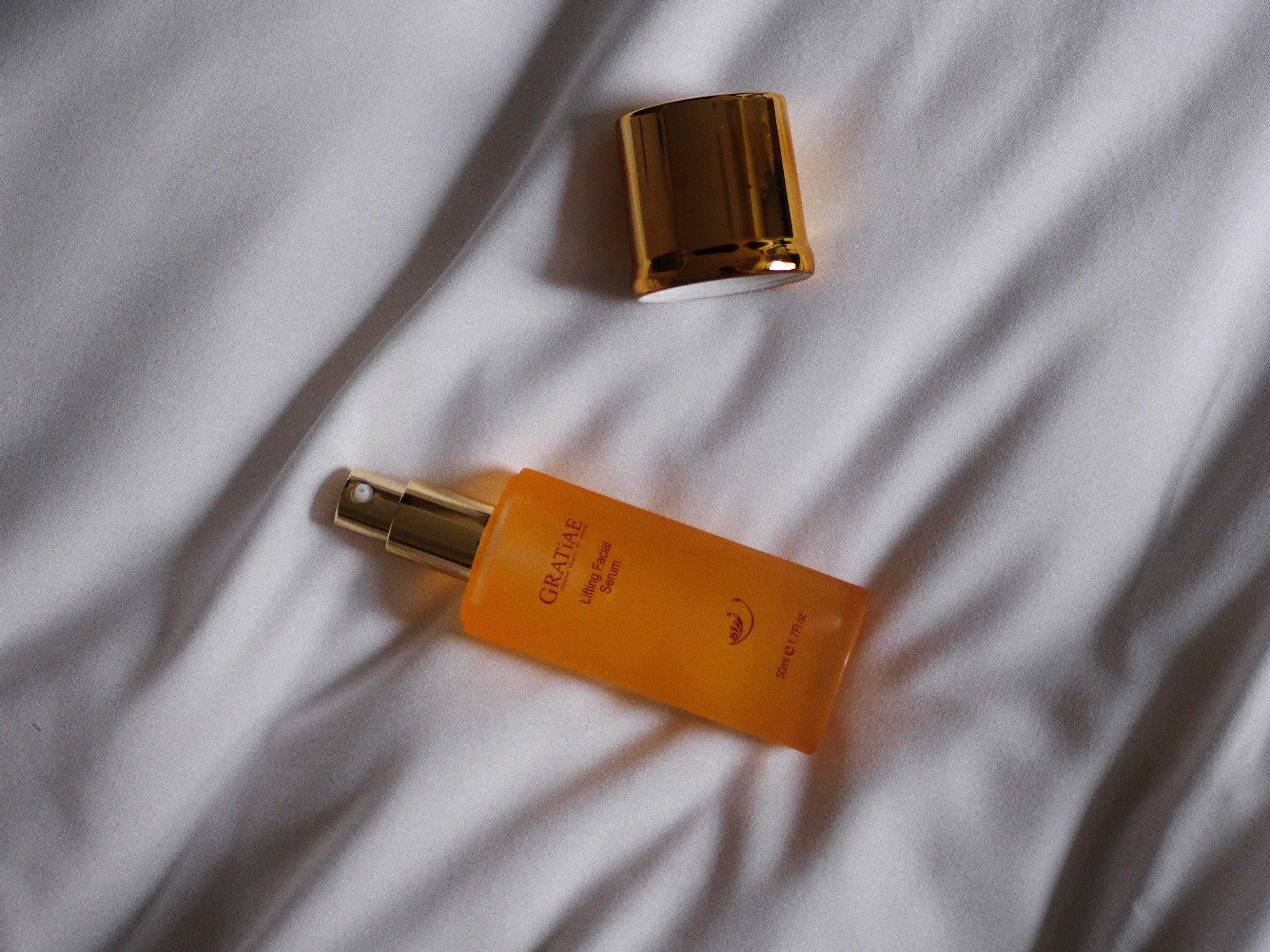 今、オンラインで売れているリフティング系美容液TOP5 – GRATiAE