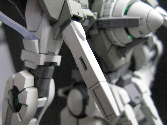 MG 1/100 GN-001 Gundam Exia Roll Out Color Ver. Modeled by miffy