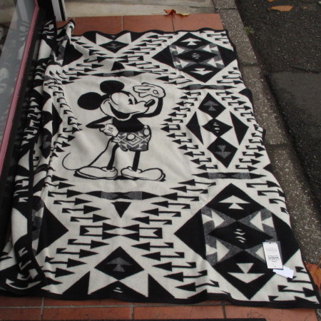 世界限定1928枚！激レア！アメリカ製！ミッキーマウス誕生90周年