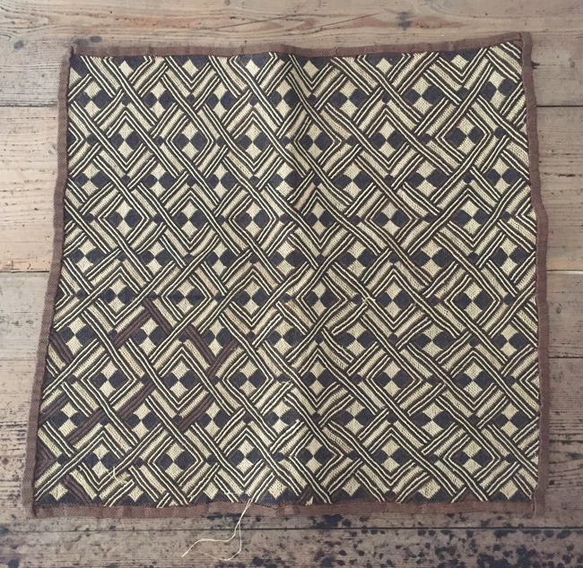 アフリカンテキスタイル クバ族の布 草ビロード 1(BR-ob76)<span style