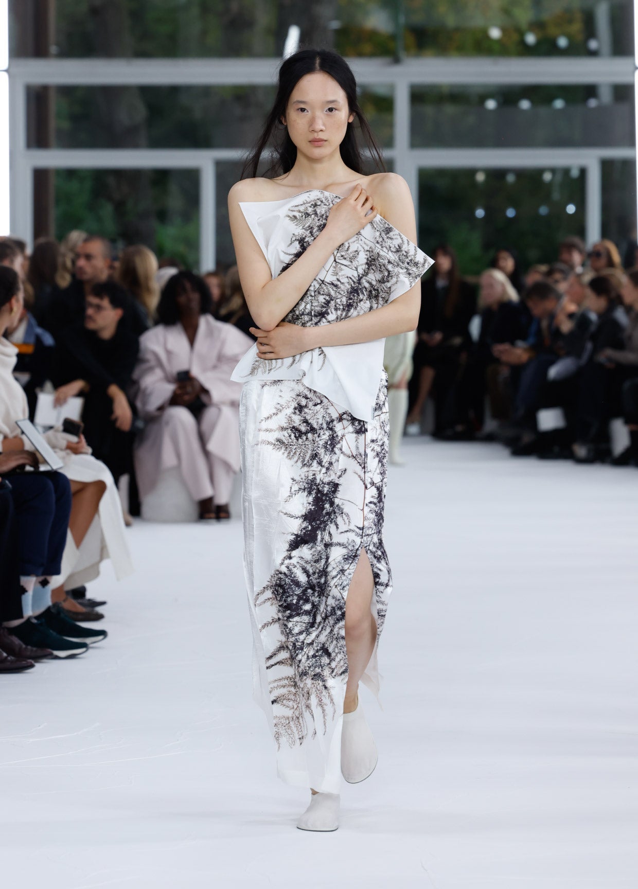 ISSEY MIYAKE SPRING SUMMER 2025 コレクション 35 – isseymiyake.com