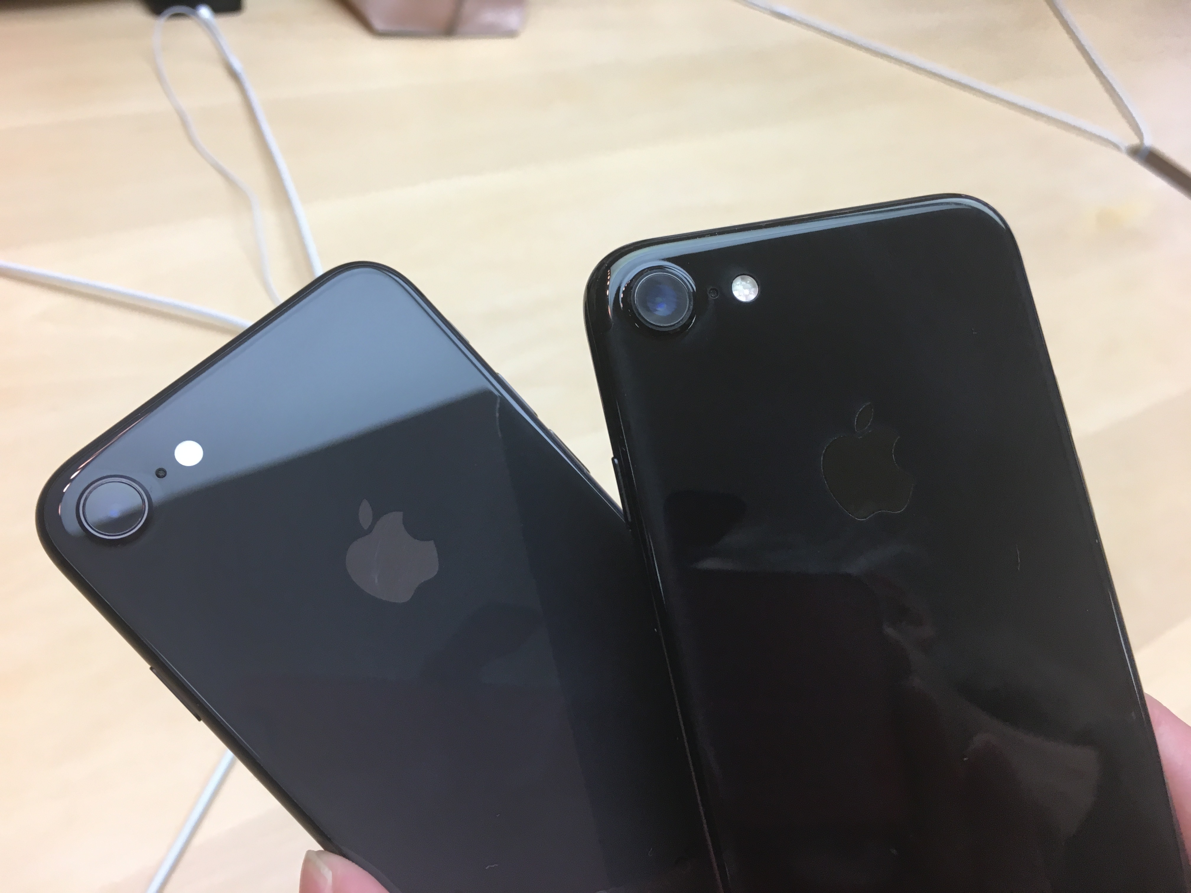 iPhone 8 にもジェットブラックが欲しかった | KODAWARISANー趣味と