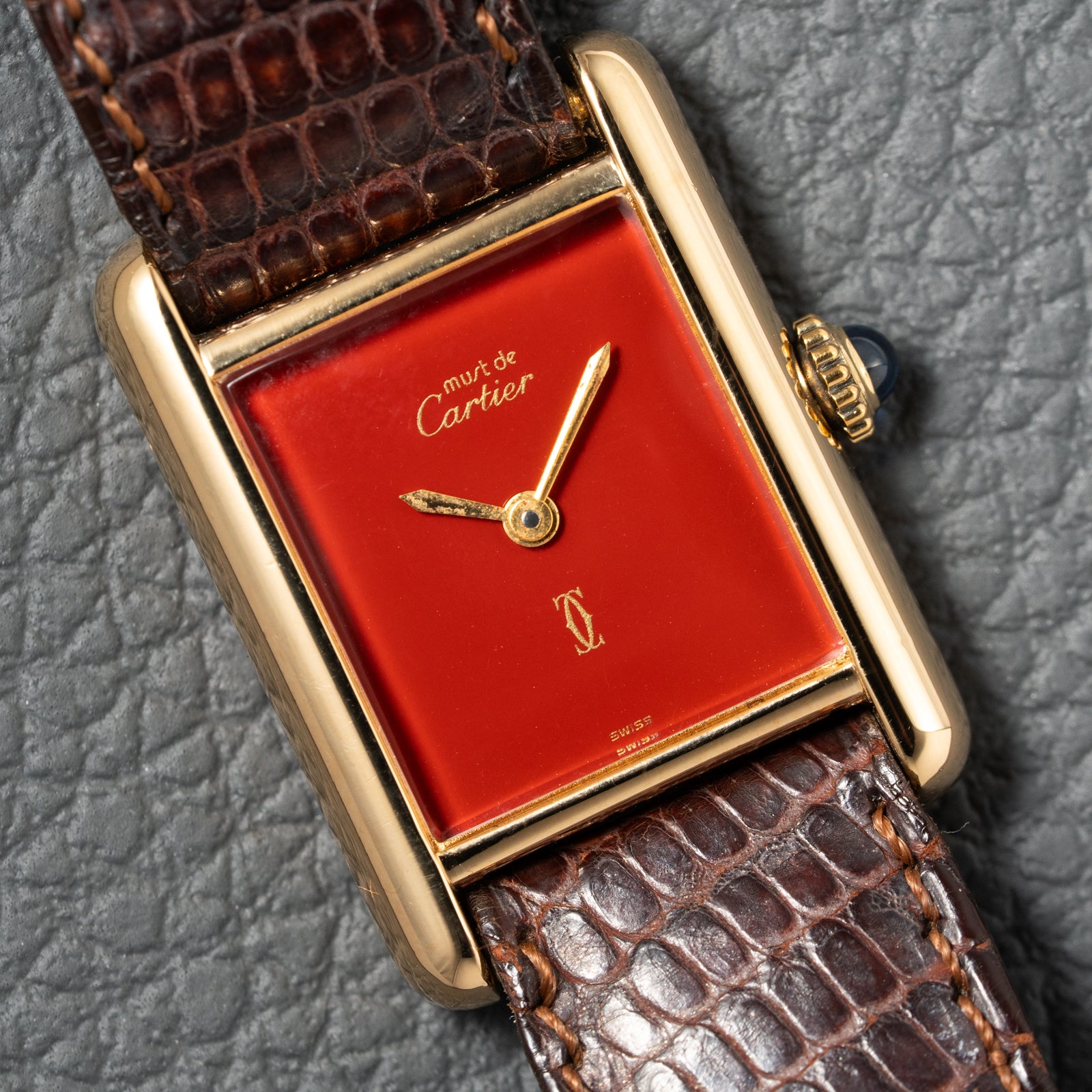 Cartier Must de Tank Vermeil Burgundy Red Dial PM 1980s – Le Petit
