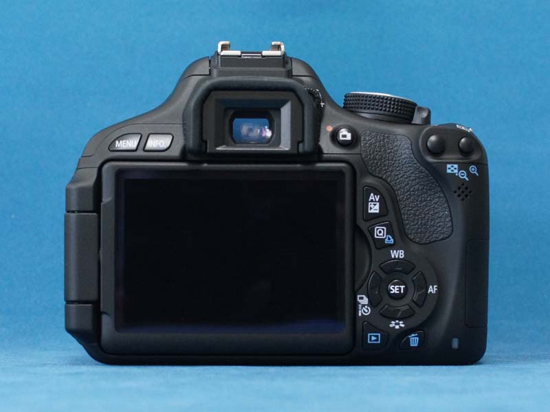 キヤノン Canon EOS Kiss X5の外観をみる /monox デジカメ 比較 レビュー