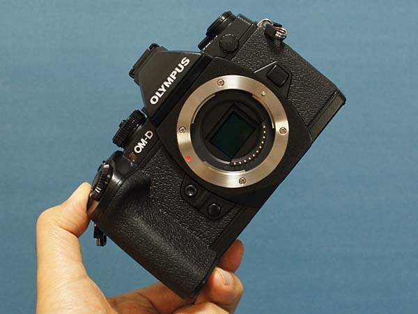 オリンパス OLYMPUS OM-D E-M1の徹底レビュー ミラーレスカメラ /monox