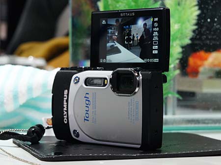 オリンパス STYLUS TG-835 Tough GPS内蔵防水タフネスカメラ /monox