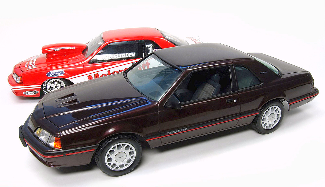 2台のサンダーバード