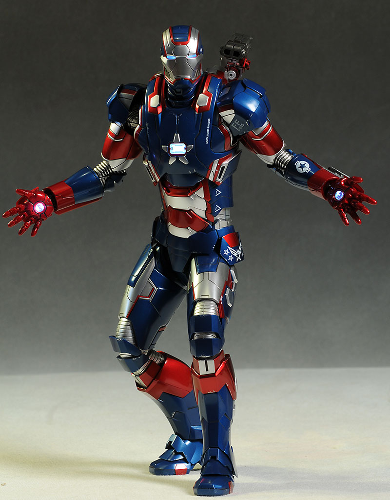 Review and photos of Hot Toys Iron Man Iron Patriot die-cast