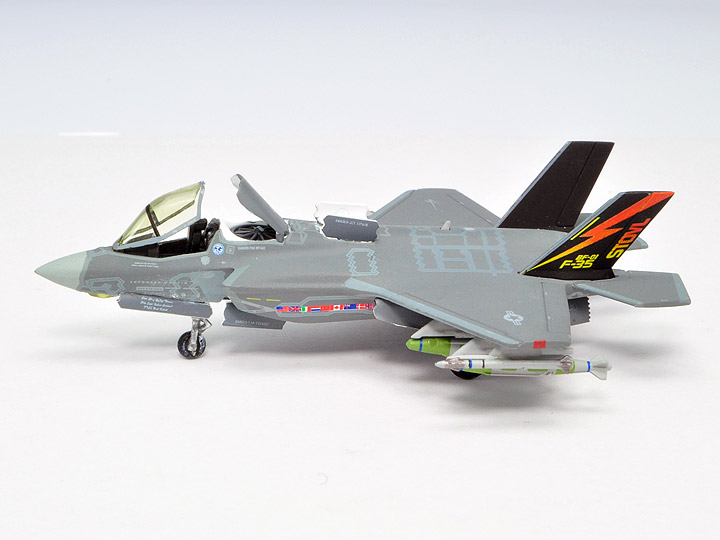 F-35B アメリカ海兵隊 試作1号機 1/200スケール F-35B アメリカ海兵隊