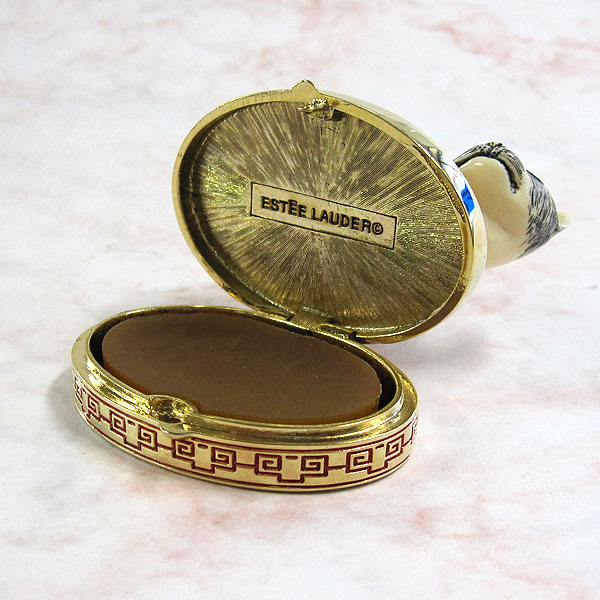 エスティ・ローダー 猫のコンパクト