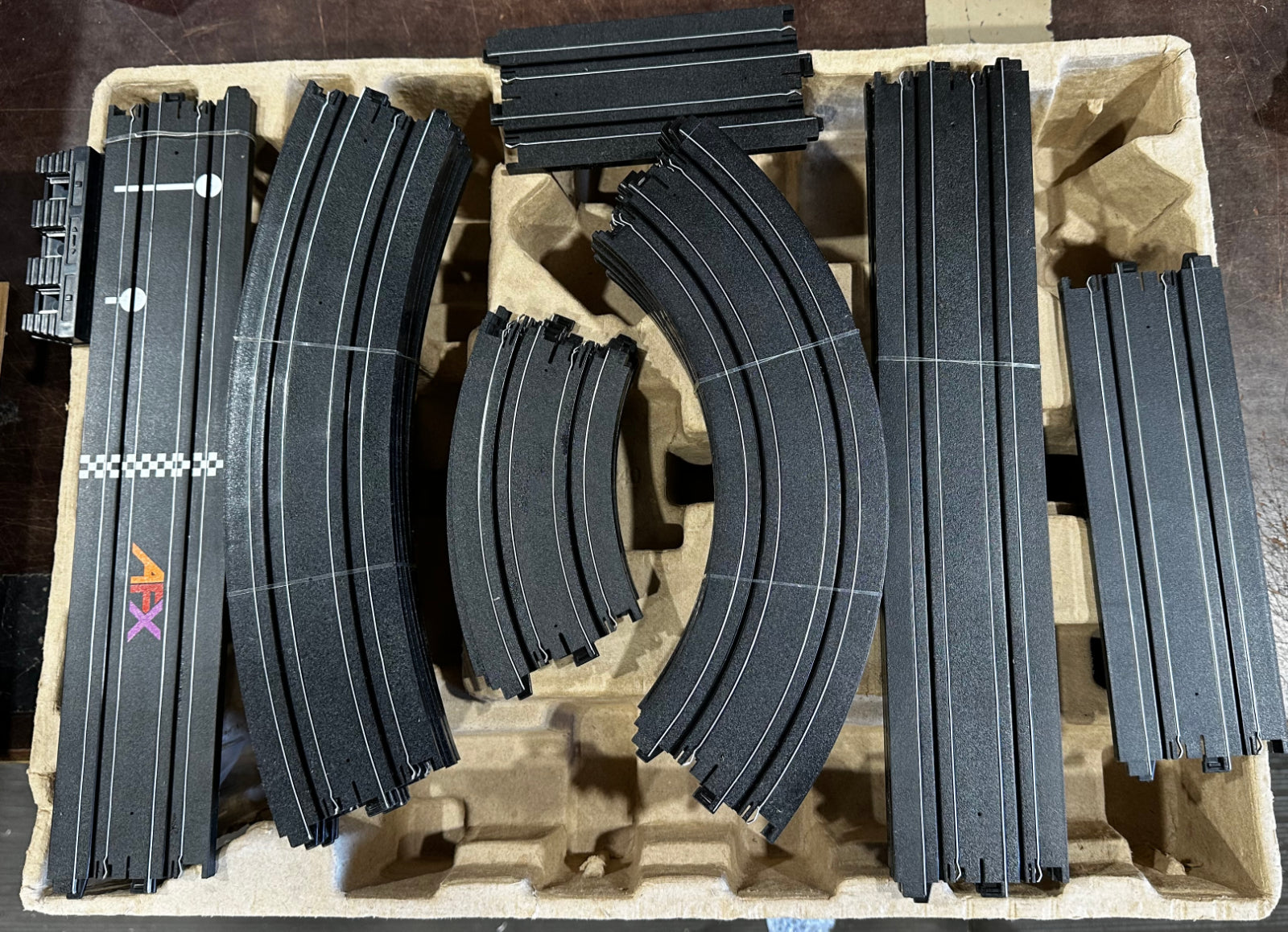 AFX HO Slot Car Track Expansion Pack Straight Terminal Curve 70600