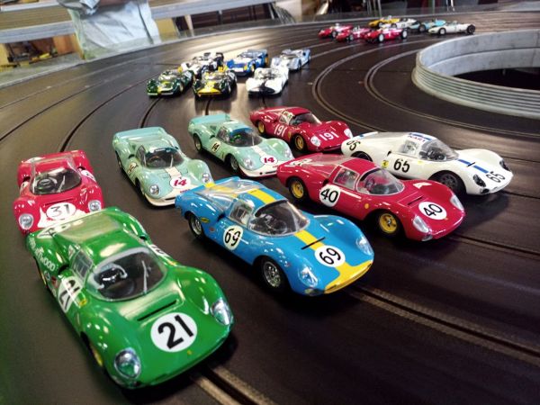 スロットカー買取・車のおもちゃ買取 - スロットカーサーキット