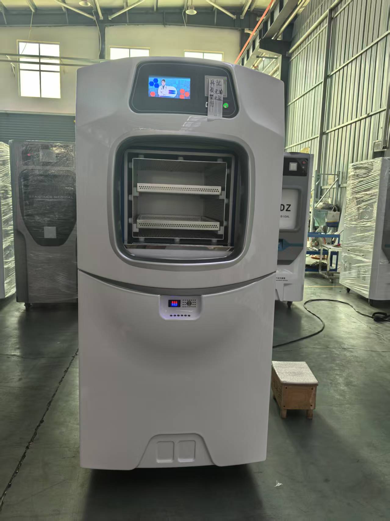 Automatic_lifting_door_sterili