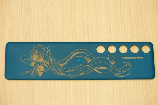 期間限定】ウォークマン&h.ear.go「初音ミク10周年記念モデル」の刻印