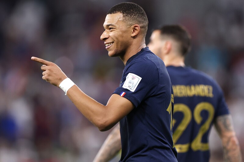 すごすぎて笑うしかない」フランスのエース・エムバペが決めた強烈な無